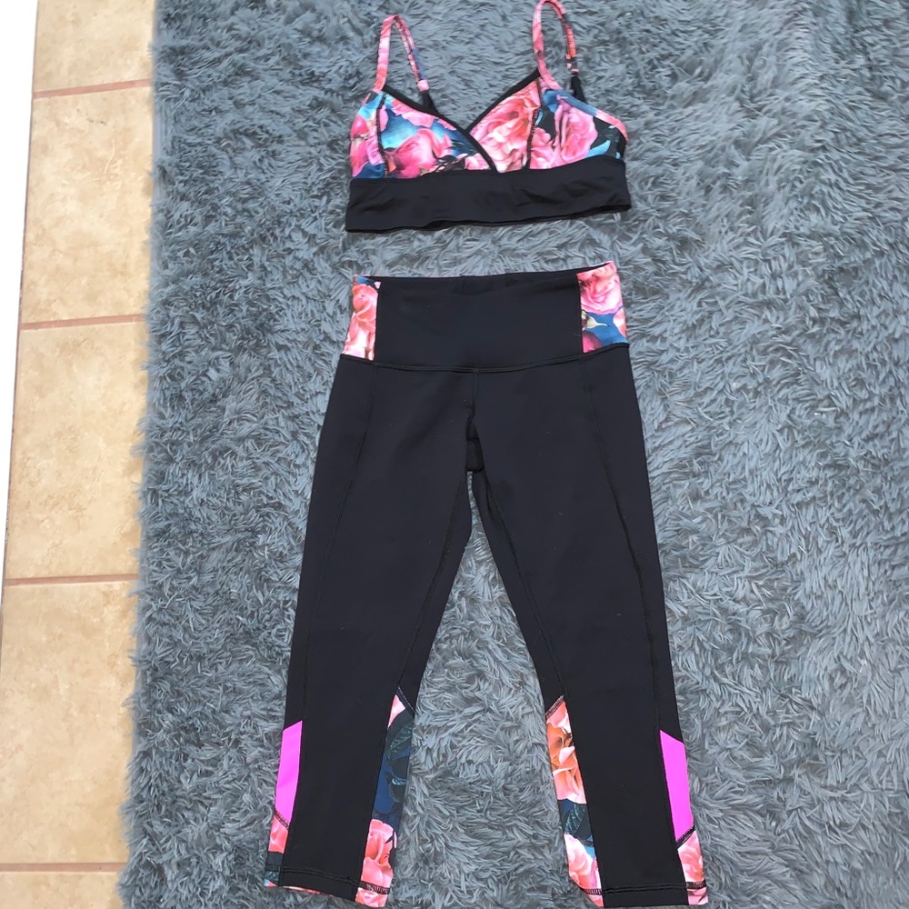 SOLD: Lululemon Workout Set Small - Picture 6 of 10